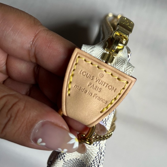 DISCONTINUED Louis Vuitton Mini Pochette Damier Azur - Picture 5 of 7